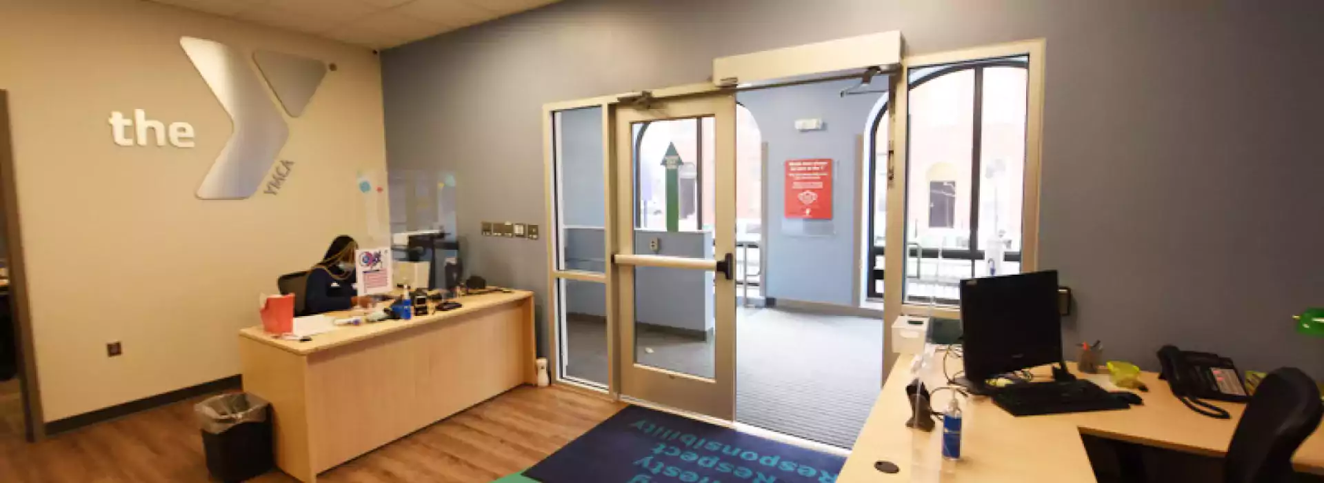 Druid Hill Y entrance lobby